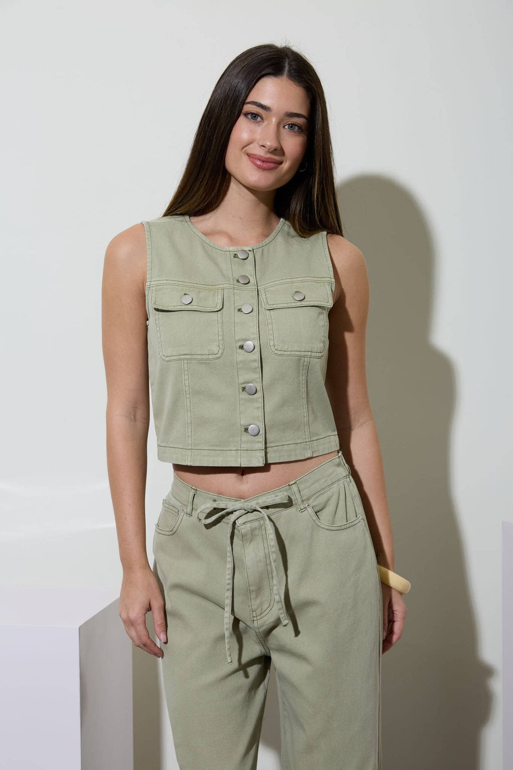 ROUND NECK BUTTON DOWN POCKET DETAIL DENIM VEST SET