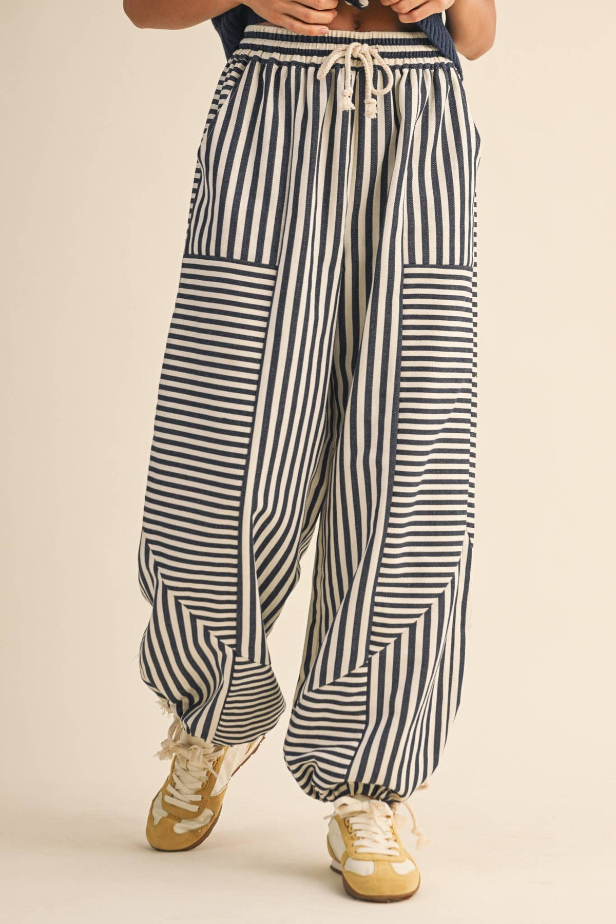 MIXED STRIPES PARACHUTE PANTS MP4366